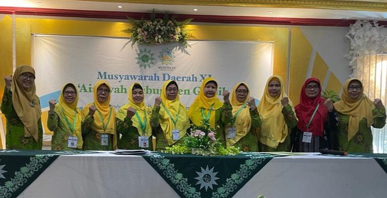 Thoha Mahsun Ketua Baru PD Muhammadiyah, Inik Hikmatin Pimpin Aisyiyah Gresik 1 jajaran pengurus Aisyiyah Daerah Gresik