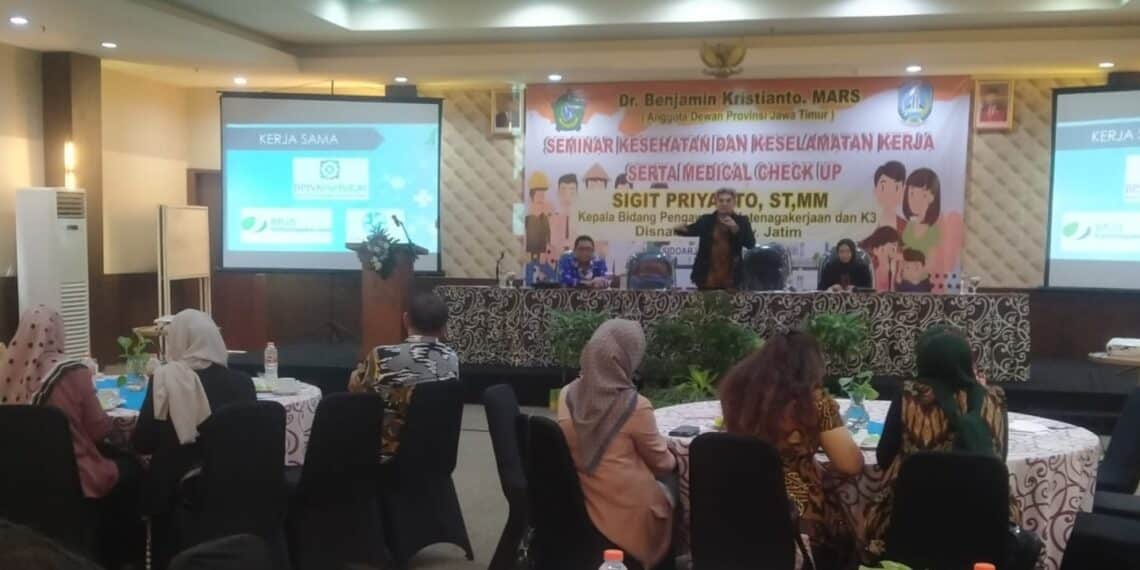 Anggota DPRD Jatim dr.Benjamin Kristianto MARS saat gelar Seminar