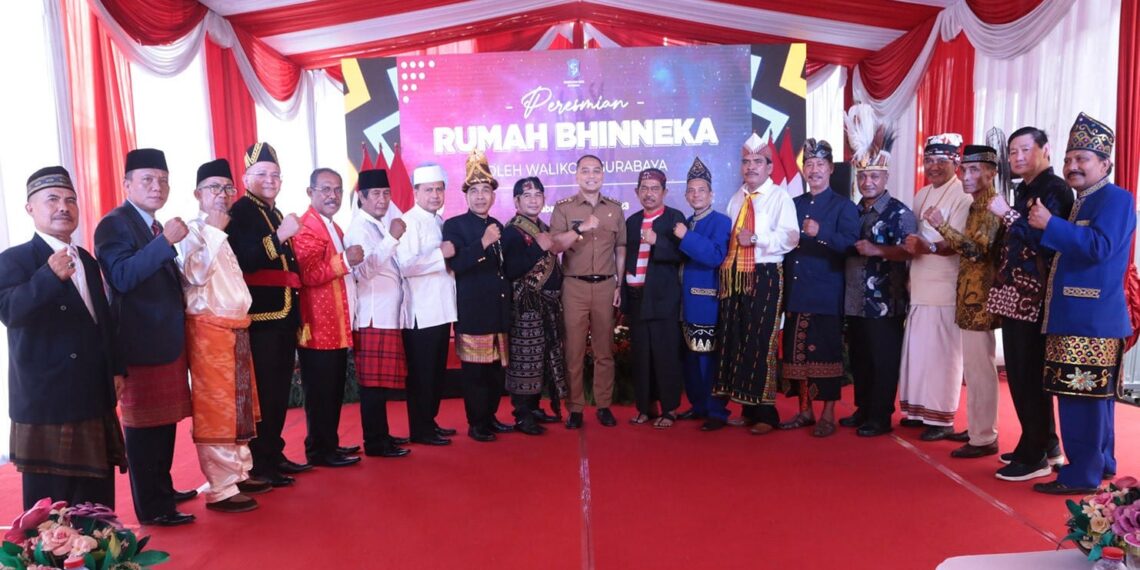 Wali Kota Surabaya Eri Cahyadi betsama Forkopimda saat meresmikan Rumah Bhinneka di Jl. Nginden Baru 6/28, Kec. Sukolilo, Kota Surabaya, Selasa (31/1/2023). (ist)