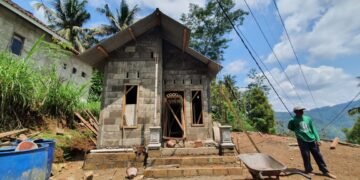 PLN NP UP Pacitan Bangun 3 Rumah dari FABA