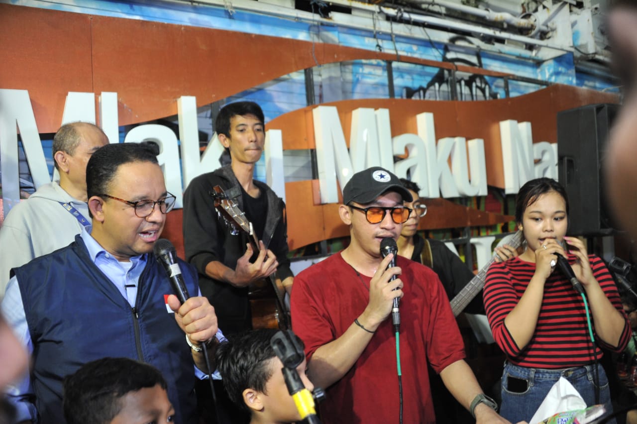 Mlaku Mlaku Nang Tunjungan, Anies Baswedan Pulang Kampung Sapa Warga Surabaya 1