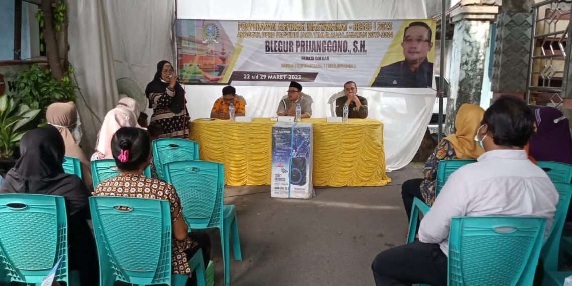 Anggota DPRD Jatim Saat serap aspirasi di daerah Putat Jaya Surabaya.