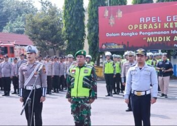 Suasana apel pasukan operasi keselamatan Semeru ketupat di Mapolres Kediri,Senin pagi 17/04/2023)