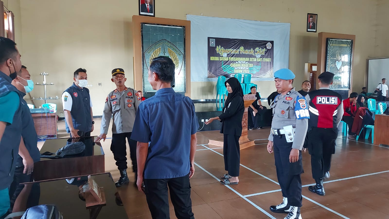 Kolaborasi Polisi RW dan Bhabinkamtibmas Amankan Kompetisi Krida Siswa PSHT Magetan 2