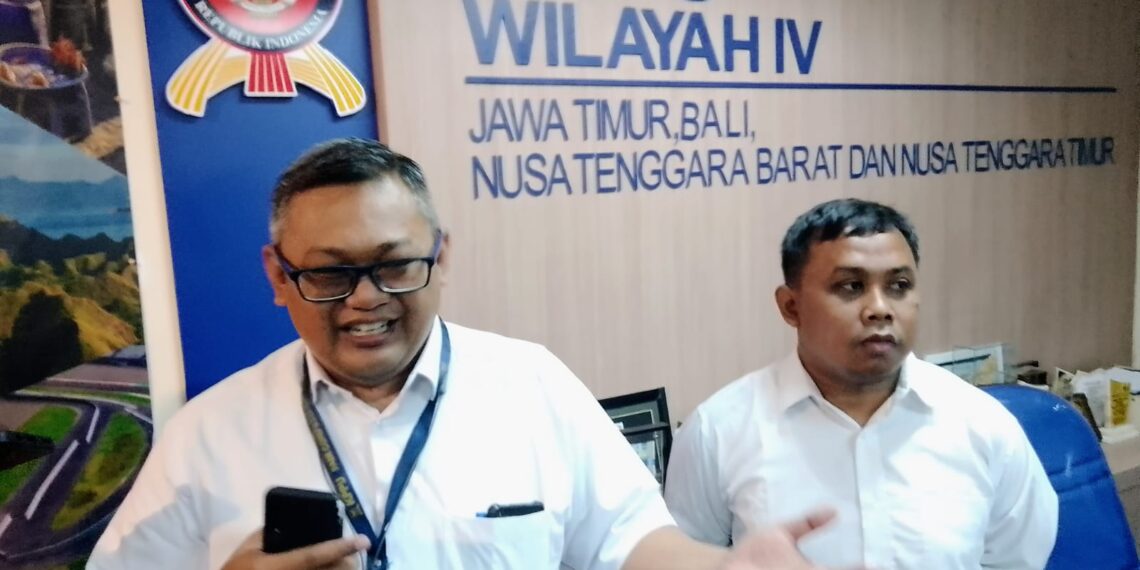 Kepala Kanwil IV KPPU, Dendy R Sutrisno (kiri). (foto: hari)