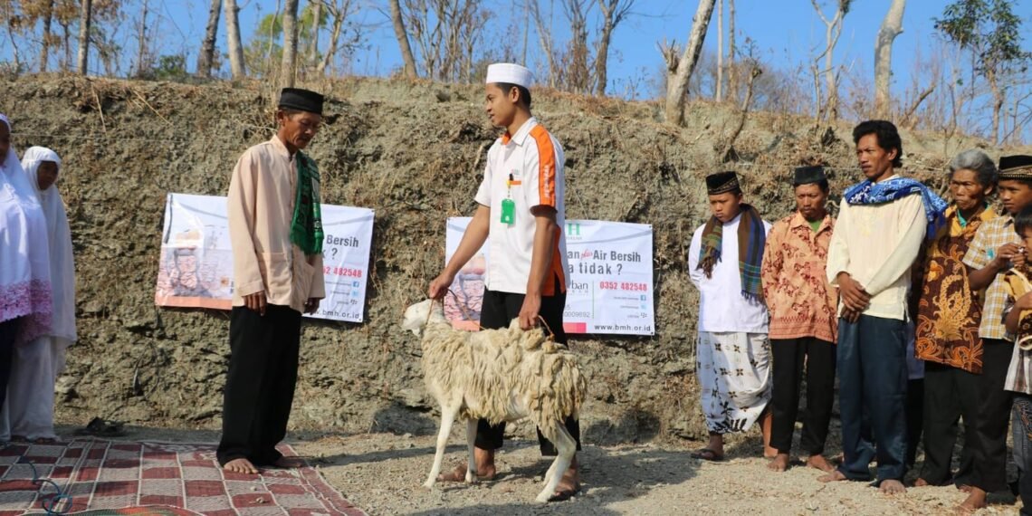 Di Dusun Bendo, Desa Baosan Kidul, Kec. Ngrayun Ponorogo. Daerah di lereng bukit Ngrayun yang jarang tersentuh distribusi qurban. (ist)