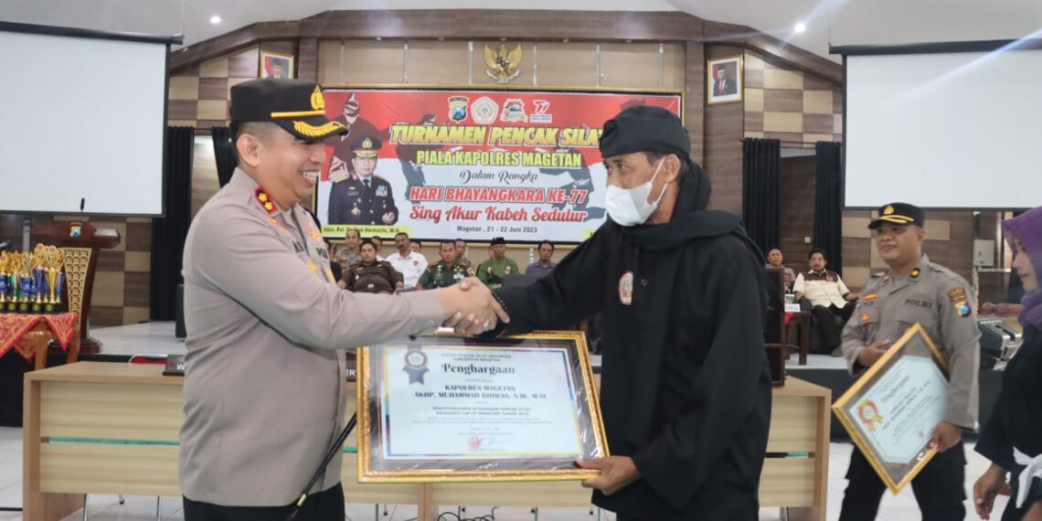 Slogan “SING AKUR KABEH SEDULUR” Kapolres Magetan Berbuah Piagam dari IPSI dan KONI Magetan