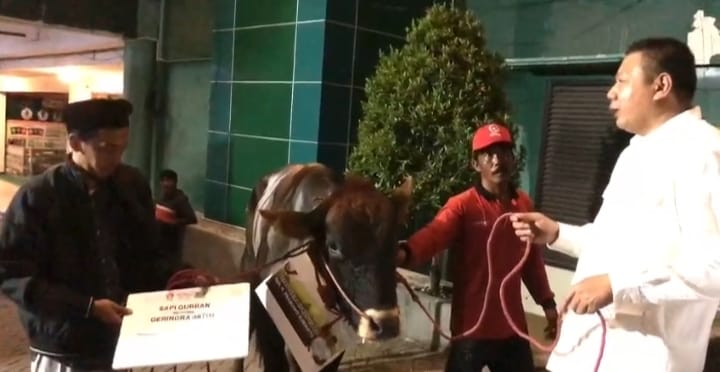 Jalin Kebersamaan dan Kebaikan di Idul Adha, Cak Dedi: Bukti Pak Prabowo Subianto Dekat dengan Rakyat 1