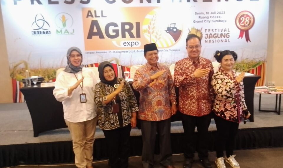 Konferensi pers pameran “All Agri Expo” dan “Festival Jagung Nasional” 2023 di Grand City Surabaya, Selasa (18/7/2023). (foto: hari)