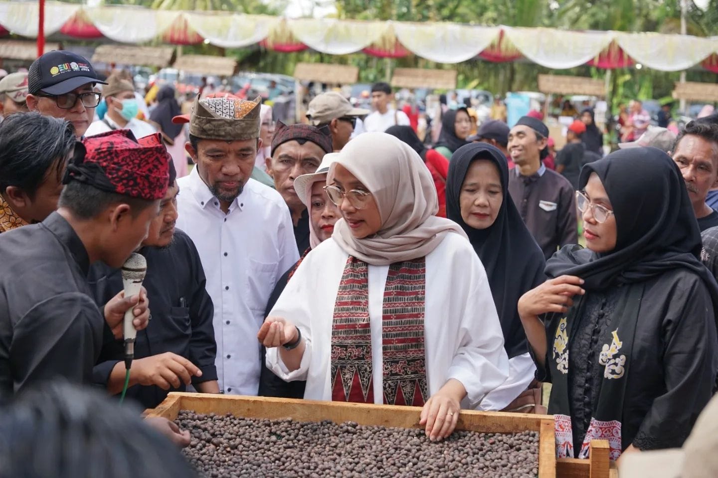Kembangkan Potensi Pertanian Lokal, Banyuwangi Gelar 'Pesta Rakyat Kopi Gombengsari' 1