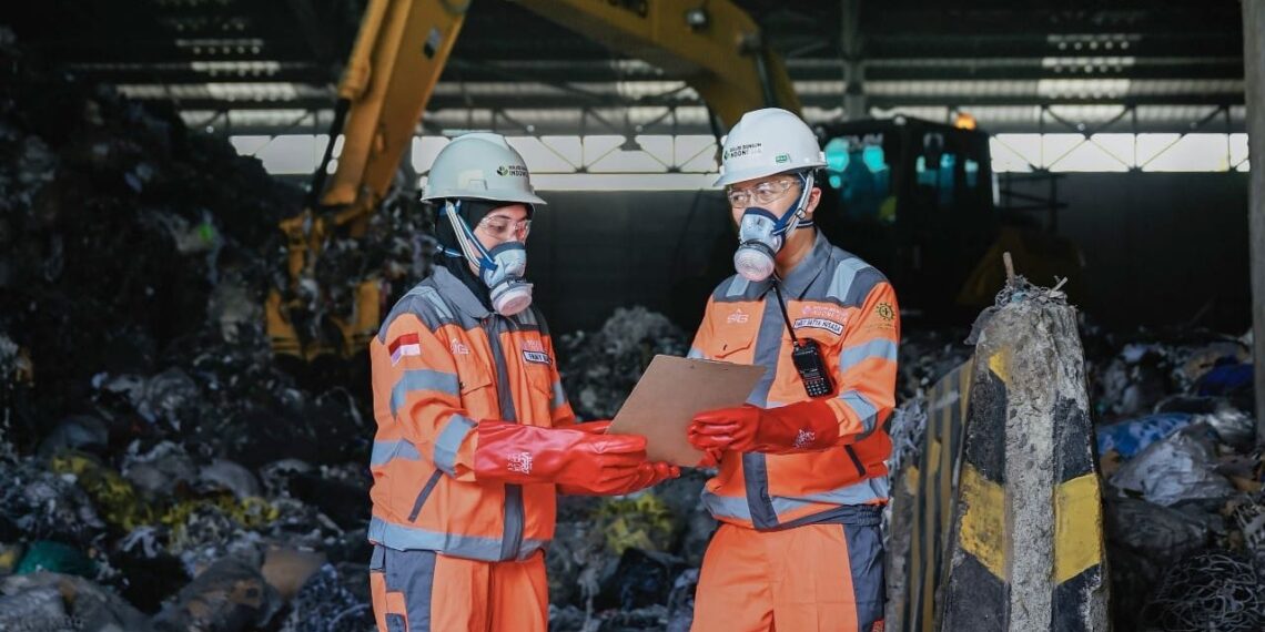 Fasilitas pengolahan limbah dan sampah menjadi bahan bakar alternatif di area Greenzone 1 Pabrik Narogong, Jawa Barat. (ist)
