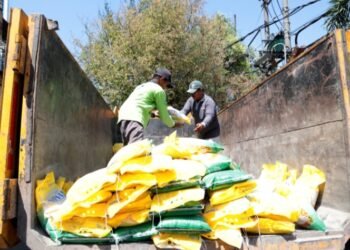 Pemkot Surabaya Gelontorkan 14 Ton Beras Melalui OP