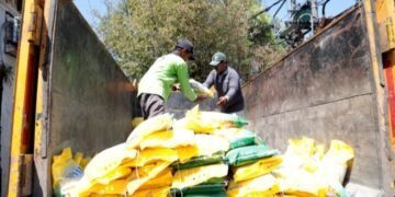 Pemkot Surabaya Gelontorkan 14 Ton Beras Melalui OP 2 Pemkot Surabaya Gelontorkan 14 Ton Beras Melalui OP