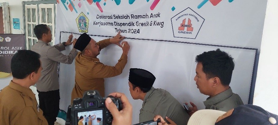 Gelar Ngobrol Asik Pendidikan, Bupati Gresik : Stop Bulliying, Kejahatan Seksual dan Intoleran 2 Gelar Ngobrol Asik Pendidikan, Bupati Gresik : Stop Bulliying, Kejahatan Seksual dan Intoleran 1