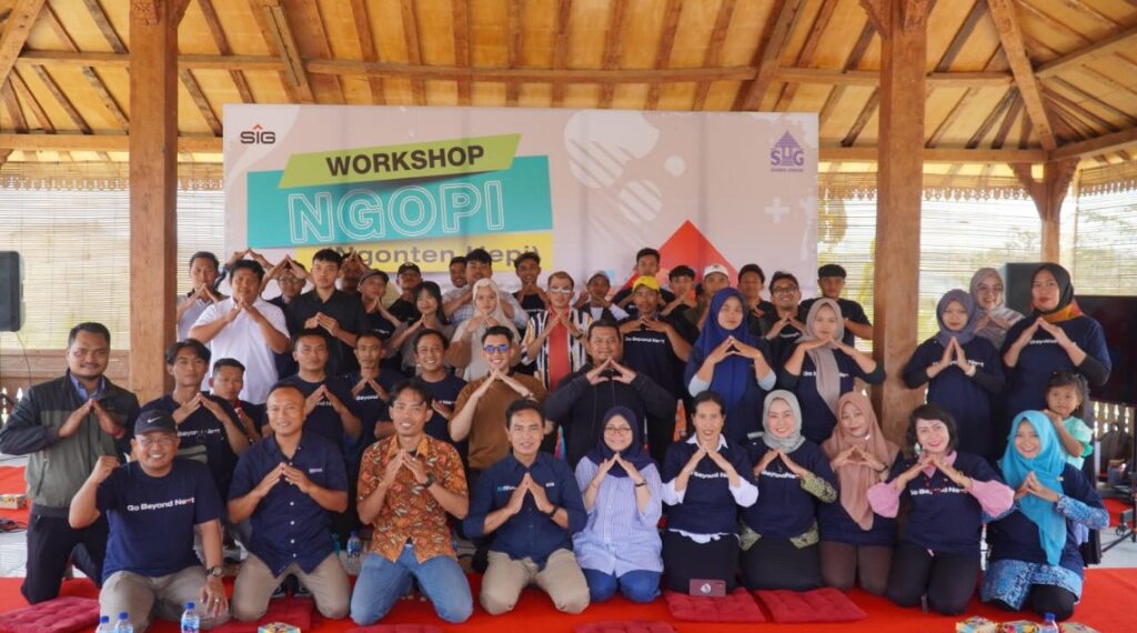 SIG mengajak masyarakat Rembang, Jawa Tengah untuk bijak mengekspresikan diri di medsos melalui Workshop Medsos bertajuk Ngopi (Ngonten Hepi) Bareng SIG di Joglo Tani Semen Gresik Pabrik Rembang, Jawa Tengah. (ist)
