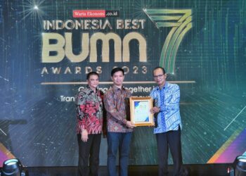 Penghargaan diterima oleh Professional Komunikasi Perusahaan PT Pegadaian, Dody Pardomuan S di Hotel Le Meridien Jakarta, Rabu (27/9/2023). (ist)