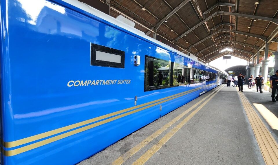 Kereta Suite Class Compartment dirangkaikan pada KA Argo Semeru relasi Surabaya Gubeng – Gambir. (ist)