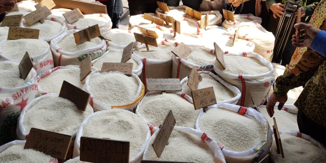 Kenaikan Harga Beras & BBM Picu Inflasi Jatim 1 Kenaikan Harga Beras & BBM Picu Inflasi Jatim 1