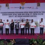 Dukung Ketahanan Pangan, Bank Jatim Kucurkan Kredit Untuk Gapoktan Tebu Tulungagung WhatsApp Image 2023-10-15 at 10.01.55