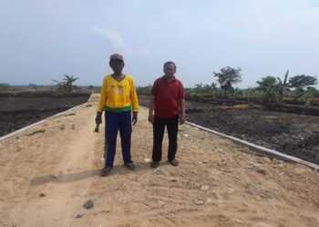 Akses jalan untuk petani dan hasil pertanian di Dusun Glintung Desa Kepatihan Kecamatan Menganti