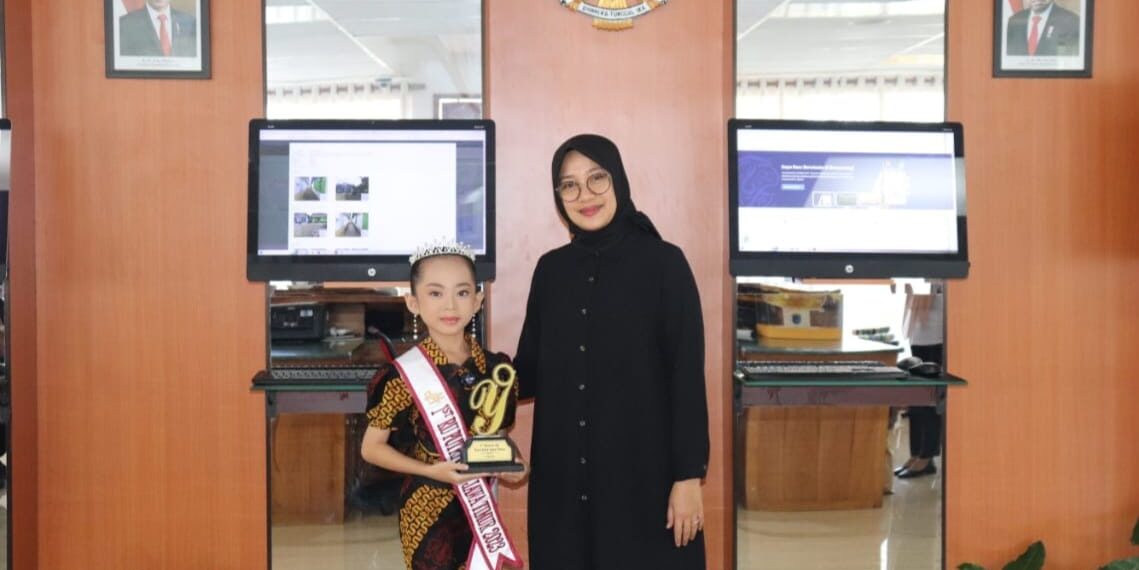 Valencia Clara Suherman bersama Ipuk Fiestiandani