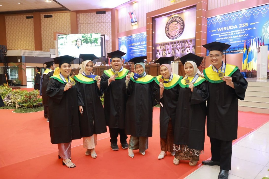 Universitas Airlangga (Unair) kembali meluluskan putra-putri terbaiknya dalam prosesi wisuda, Sabtu (2/12/2023). (ist)