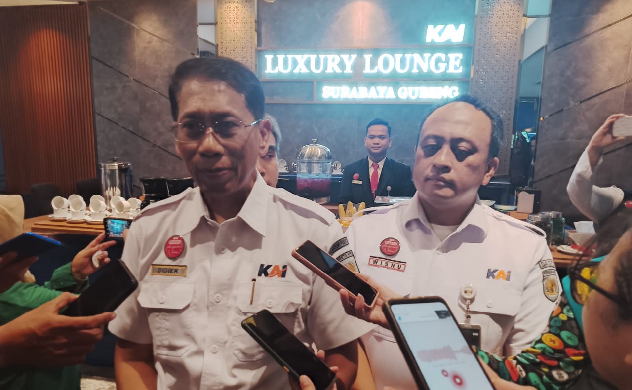 Yuk Intip Kemewahan Ruang Luxury Lounge di Stasiun Surabaya Gubeng 2 Yuk Intip Kemewahan Ruang Luxury Lounge di Stasiun Surabaya Gubeng 2