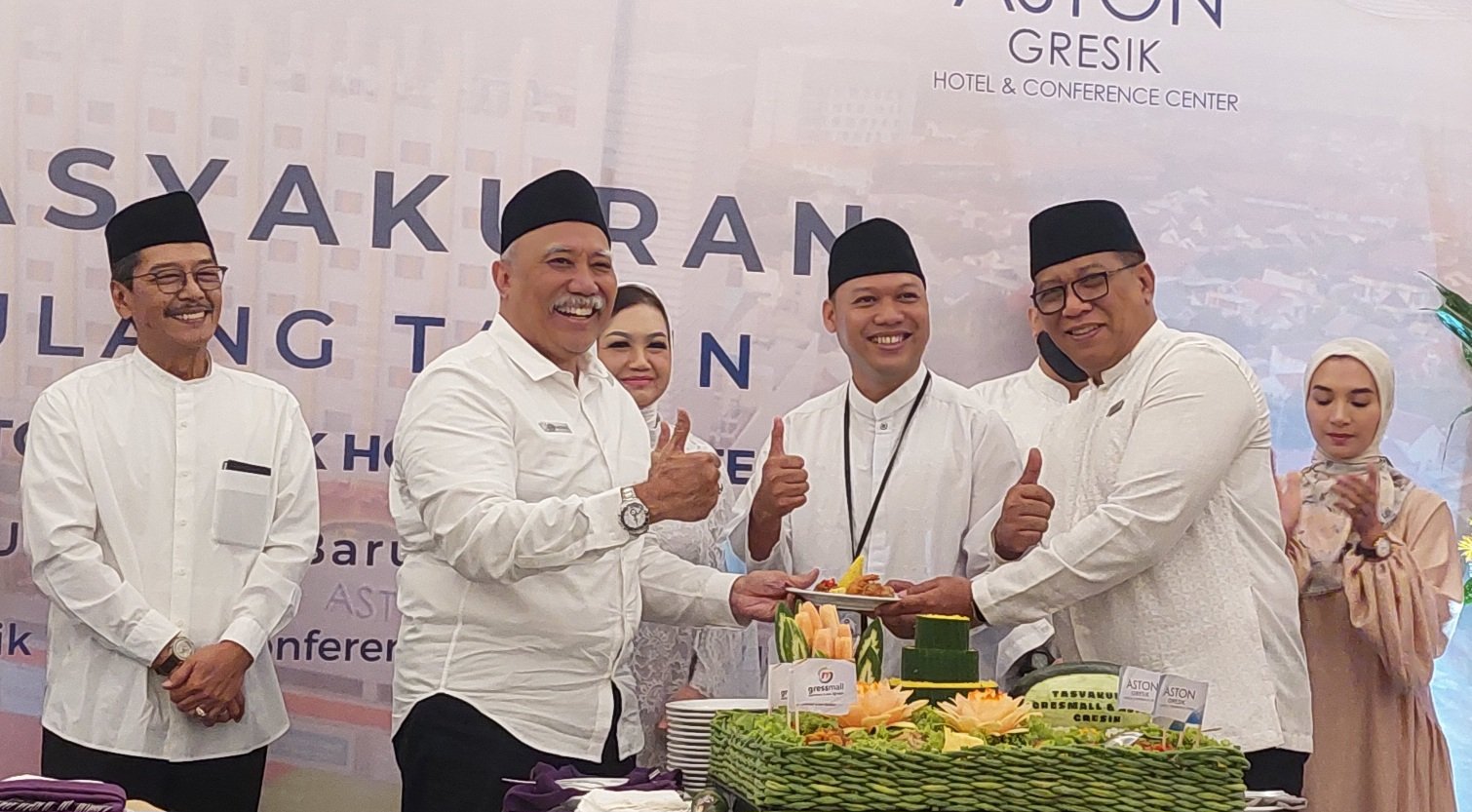 Berbagi Kebahagiaan di Hari Jadi, ASTON Gresik dan Gressmall Santuni Anak Yatim 3 Berbagi Kebahagiaan di Hari Jadi, ASTON Gresik dan Gressmall Santuni Anak Yatim 2
