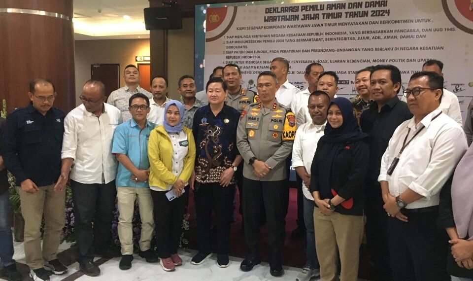 Silaturahmi Kapolda Jatim Bersama Media Untuk Pemilu Damai 1 Silaturahmi Kapolda Jatim Bersama Media Untuk Pemilu Damai 1