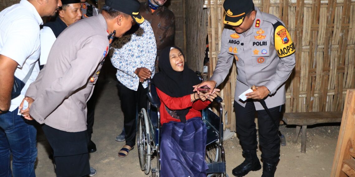 Polres Bersama Baznas Ngawi Bedah Rumah Penyandang Disabilitas 1