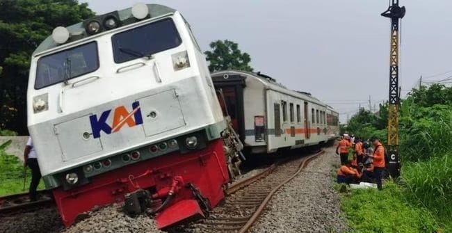 KA Pandalungan Anjlok di Emplasemen Stasiun Tanggulangin