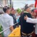 Ribuan Masyarakat Sampang Antusias di jalan Raya Menyambut Pamitnya Bupati Sampang