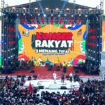 Puluhan Ribu Warga Menyemut Hadiri Konser Rakyat Ganjar-Mahfud di Banyuwangi IMG-20240208-WA0148