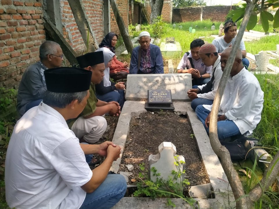 Peringati HPN 2024, KWG Gelar Syukuran, Donor Darah, Cek Kesehatan Gratis dan Tumpeng Nasi Krawu 2