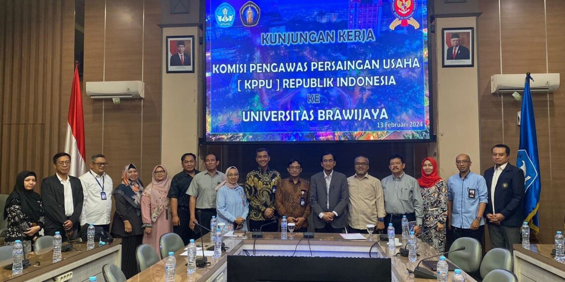 Jajaran Komisioner KPPU periode V ini menilai sangat penting mendapat dukungan dari para mitra kerjanya salah satunya dari UB Malang. (foto: ist)