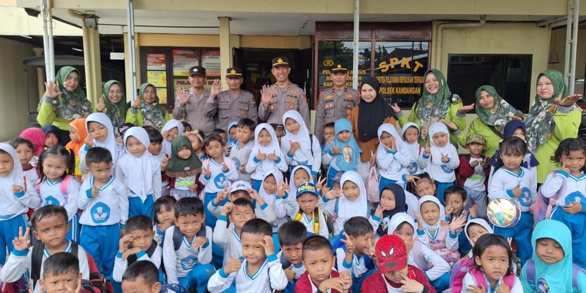 Polsanak, Polsek Kandangan Sambut Hangat Kunjungan TK Kusumua Mulia II 1