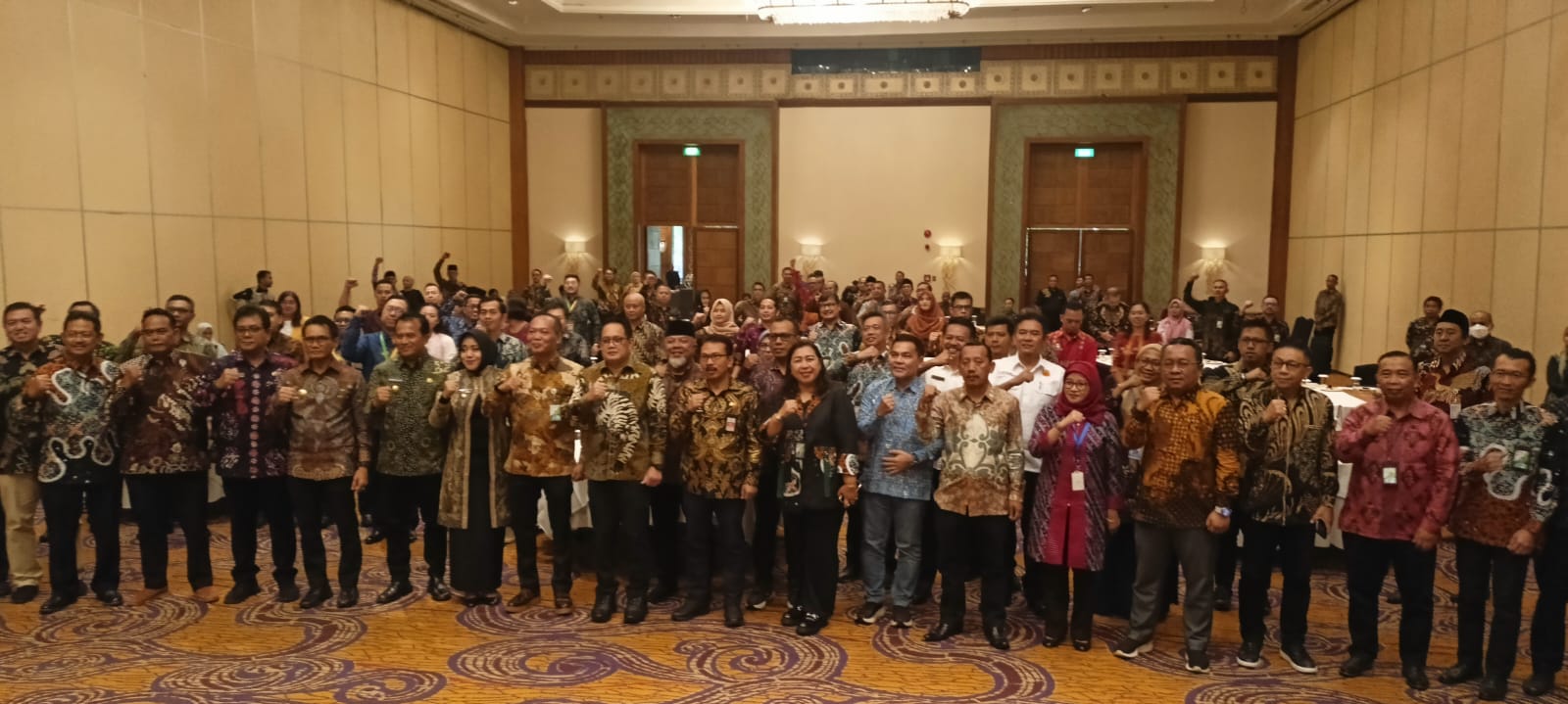 BPJamsostek Serahkan Paritrana Award 2023 Tingkat Jatim 1