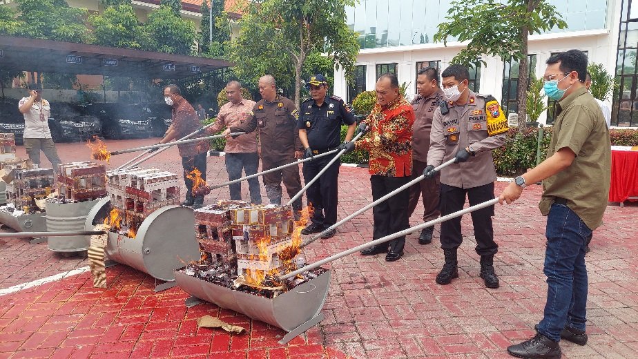 Kejari Gresik Musnahkan BB, Perkara Narkotika Mendominasi 1