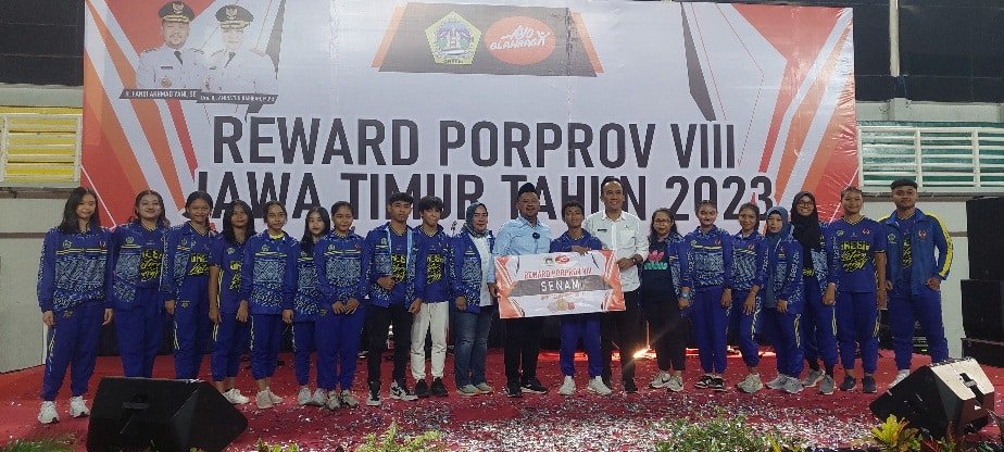 Apresiasi Kontingen Porprov VIII Jatim, Pemkab Gresik Kucurkan Bonus Rp. 9,2 Milyar untuk Atlet dan Offisial 2 Apresiasi Kontingen Porprov VIII Jatim, Pemkab Gresik Kucurkan Bonus Rp. 9,2 Milyar untuk Atlet dan Offisial 1