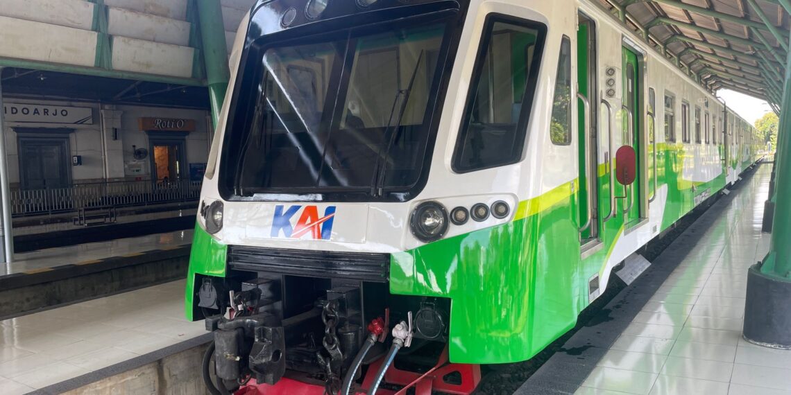 KAI Commuter lakukan persiapan pelayanan kepada pemudik lokal yang gunakan transportasi Commuter line. (foto: ist)