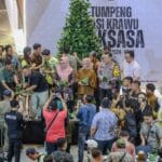 Puncak Tumpeng Nasi Krawu Raksasa, Bupati Gresik Bagikan Nasi Krawu Gratis ke Masyarakat 1.NSR-Fstval-Krawu-212