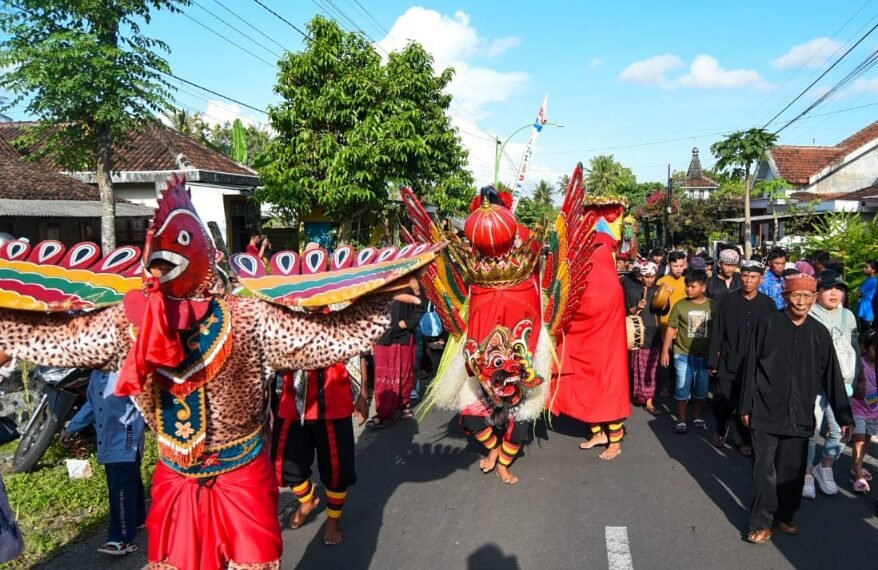 Salah satu atraksi seni budaya di Banyuwangi