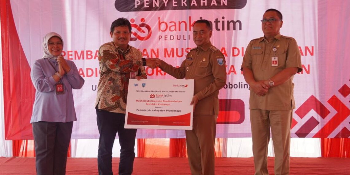 Bank Jatim saat Dukung pembagunan Mushola
