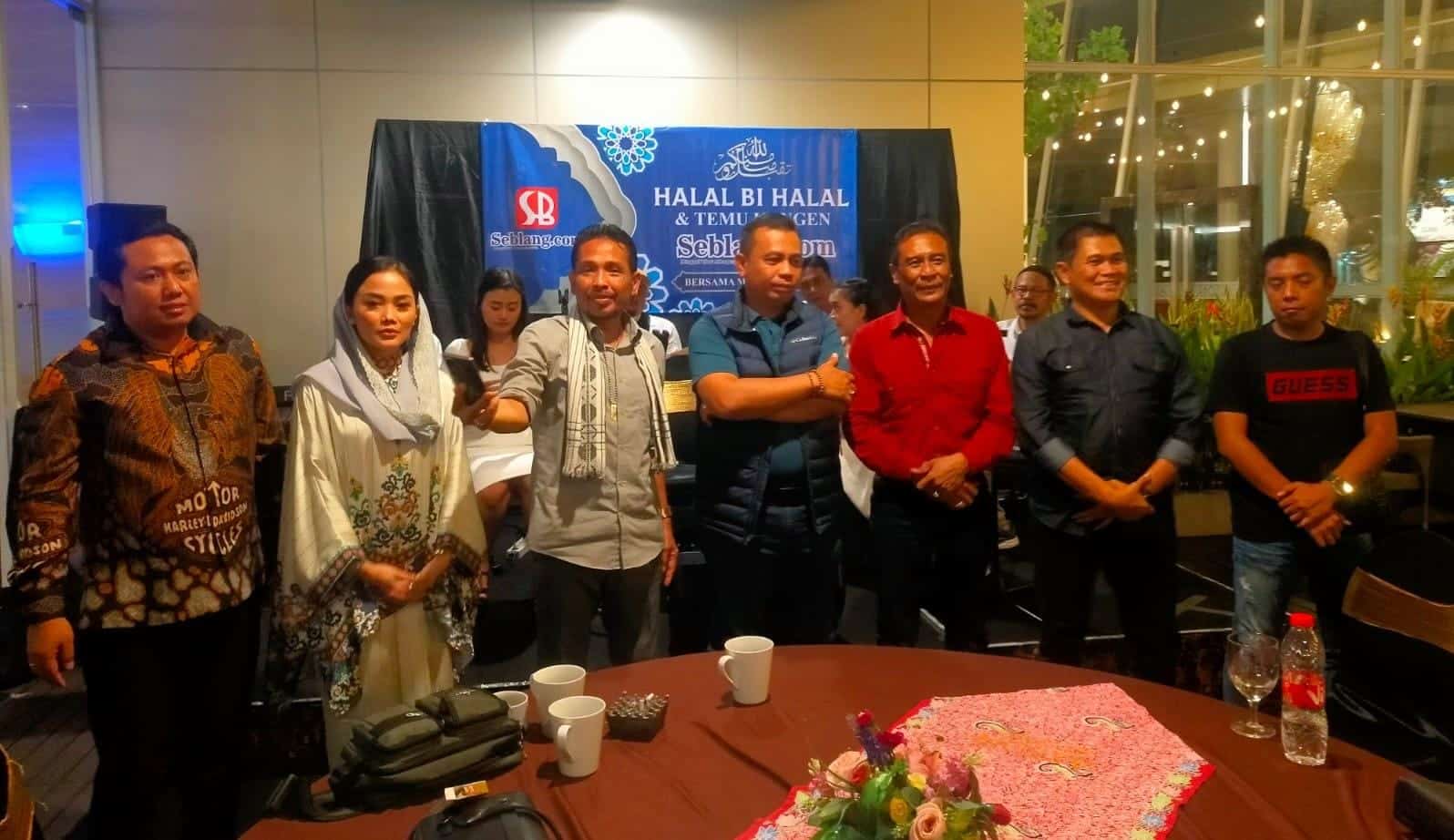 Guyub Rukun Awak Media dan Aktivis Banyuwangi di Momen Halal Bihalal 2 Guyub Rukun Awak Media dan Aktivis Banyuwangi di Momen Halal Bihalal 1