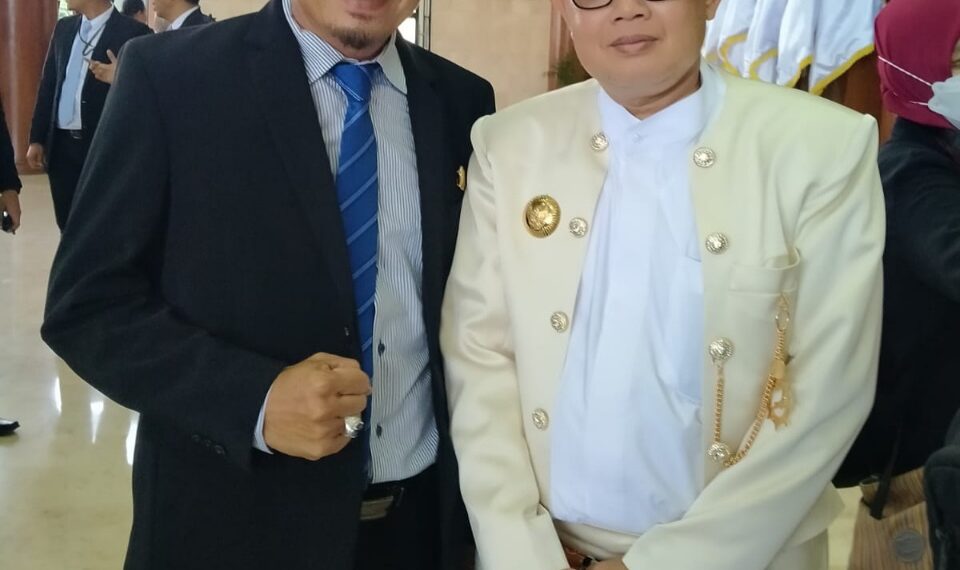 Anggota Komisi E DPRD Jatim H.Suwandy Firdaus bersama Pj Gubernur Jatim Adhi Karyono