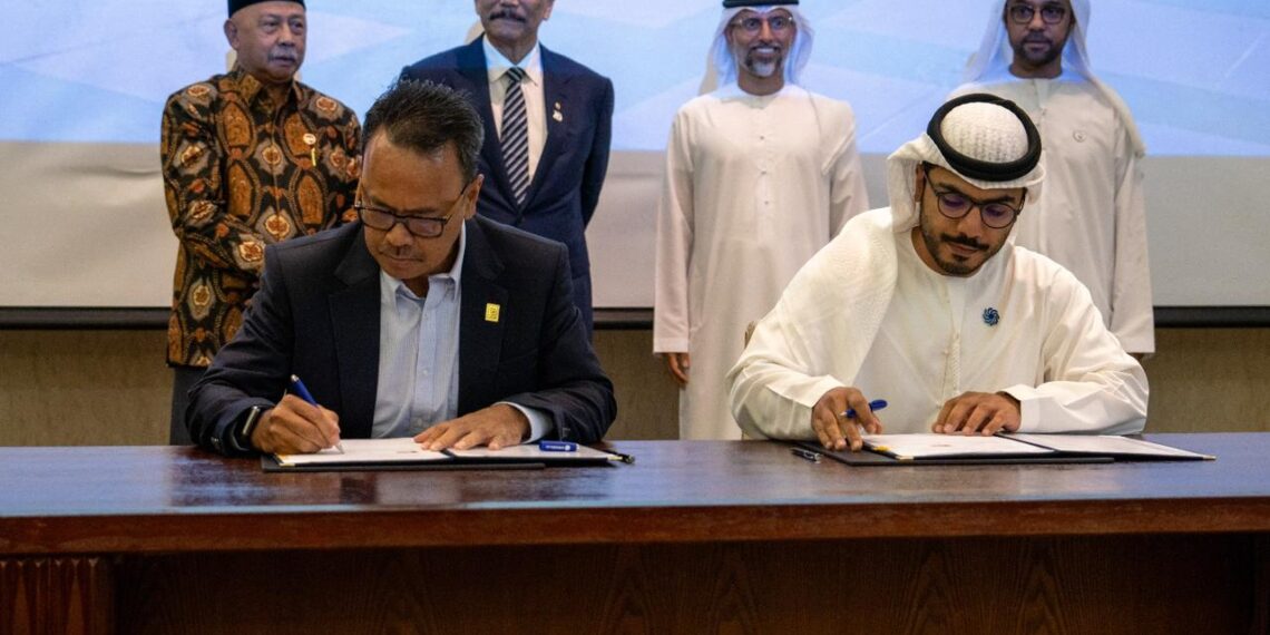 Kerja sama PLN NP-Masdar ditandatangani di sela acara World Water Forum ke-10 di Bali 21-22 Mei 2024. (foto: ist)