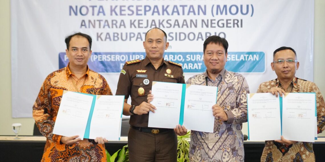 Saat kerja sama MoU di bidang hukum perdata dan tata usaha dengan Kejari Kab. Sidoarjo. (foto: ist)