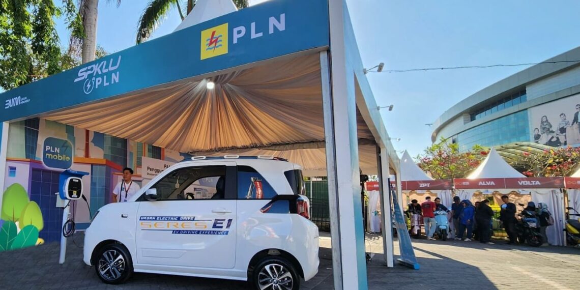IIMS Surabaya 2024: PLN Perkuat Dukungan Infrastruktur Kendaraan Listrik 1 Booth PT PLN (Persero) di Gelaran Indonesia International Motor Show (IIMS) 2024. (foto: ist)