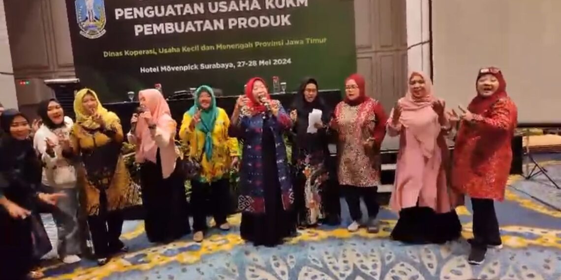 Dinas Koperasi saat Bimtek dukung Khofifah