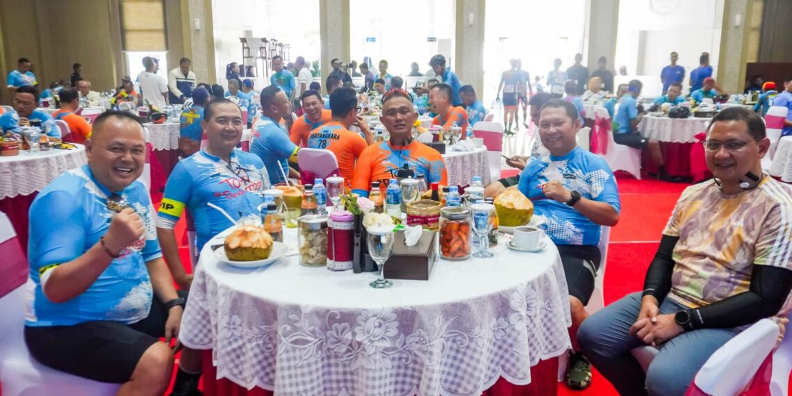 Dr.Agung Mulyono saat gaungkan slogan SMS